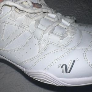 Varsity cheer shoes (size 8)